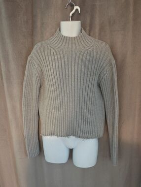 GAP Large Ribbed Mock Neck Sweater in Gray